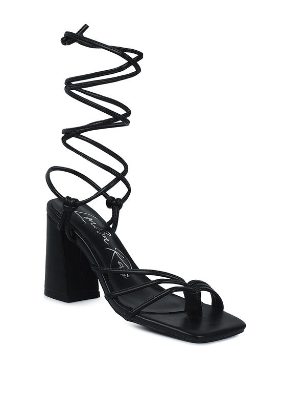 PIRI TOE RING TIE UP BLOCK SANDALS