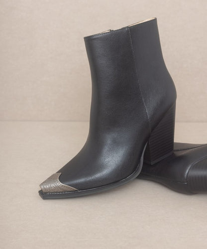 OASIS SOCIETY Zion - Bootie with Etched Metal Toe