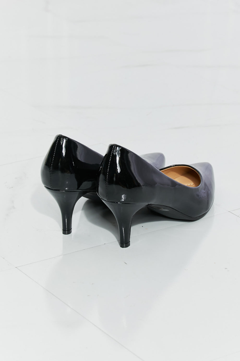 Date Me Point Toe Pump in Black Trendsi