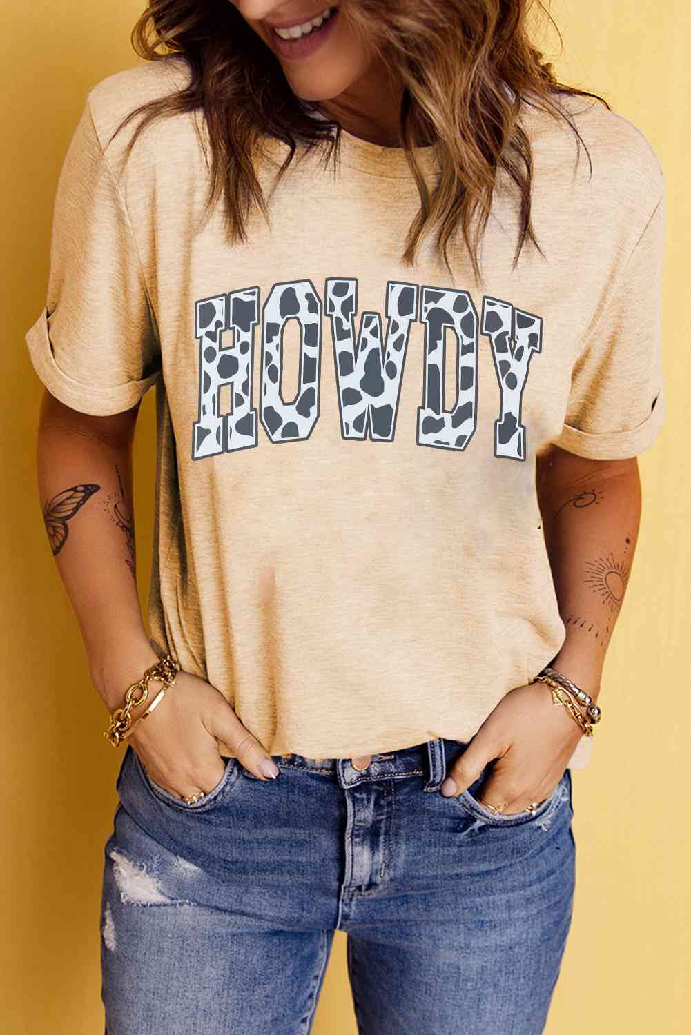 Round Neck Short Sleeve HOWDY Graphic Tee