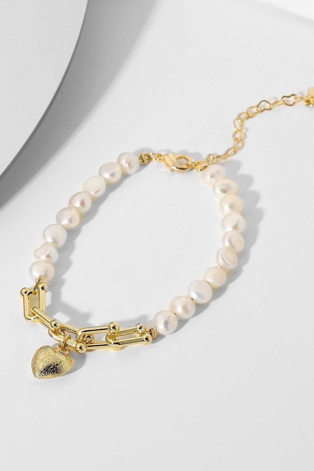 14K Gold Plated Heart Charm Pearl Bracelet Trendsi