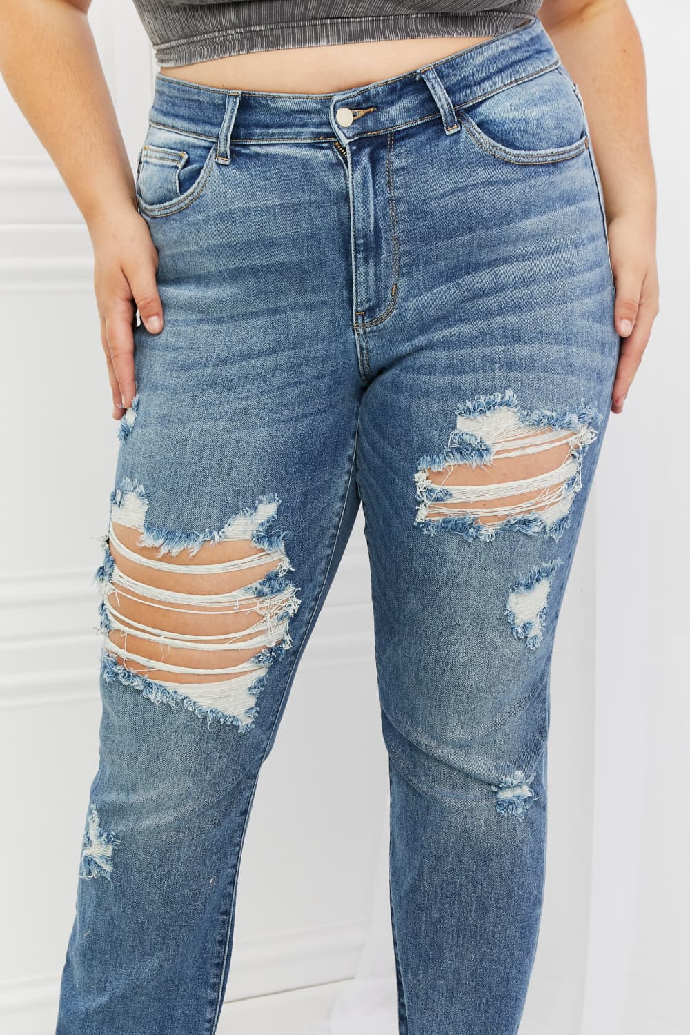 Judy Blue Bella Distressed Straight Jeans