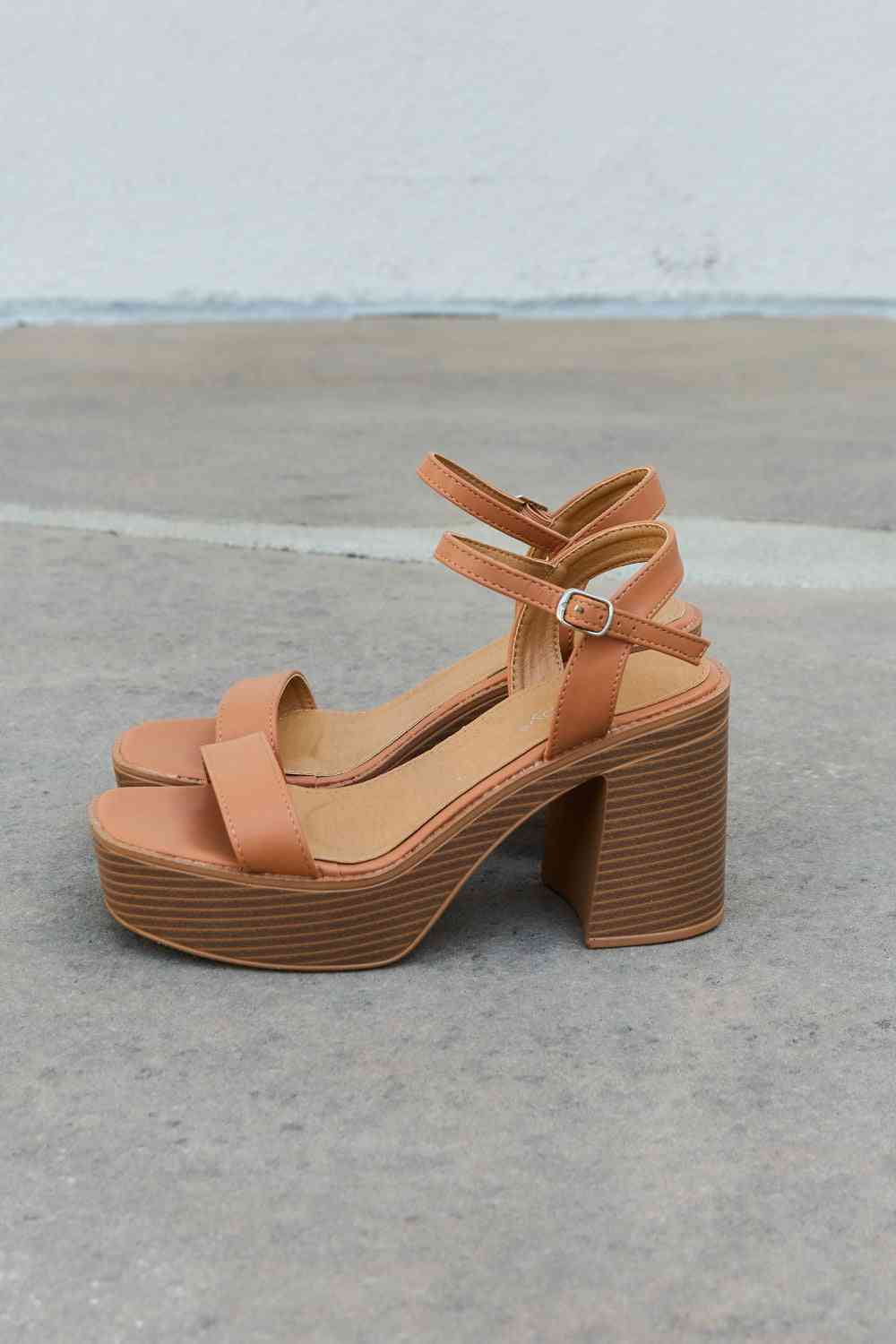 Feel It Platform Heel Sandals