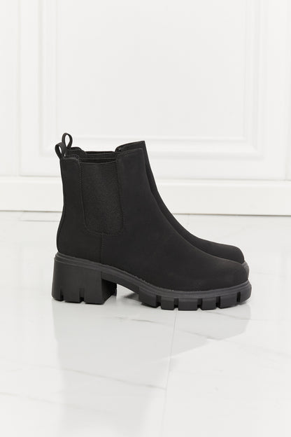 Work For It Matte Lug Sole Chelsea Boots in Black Trendsi