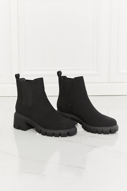 Work For It Matte Lug Sole Chelsea Boots in Black Trendsi