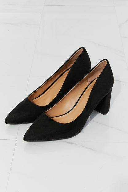 Qupid Point Toe Pumps in Black Trendsi