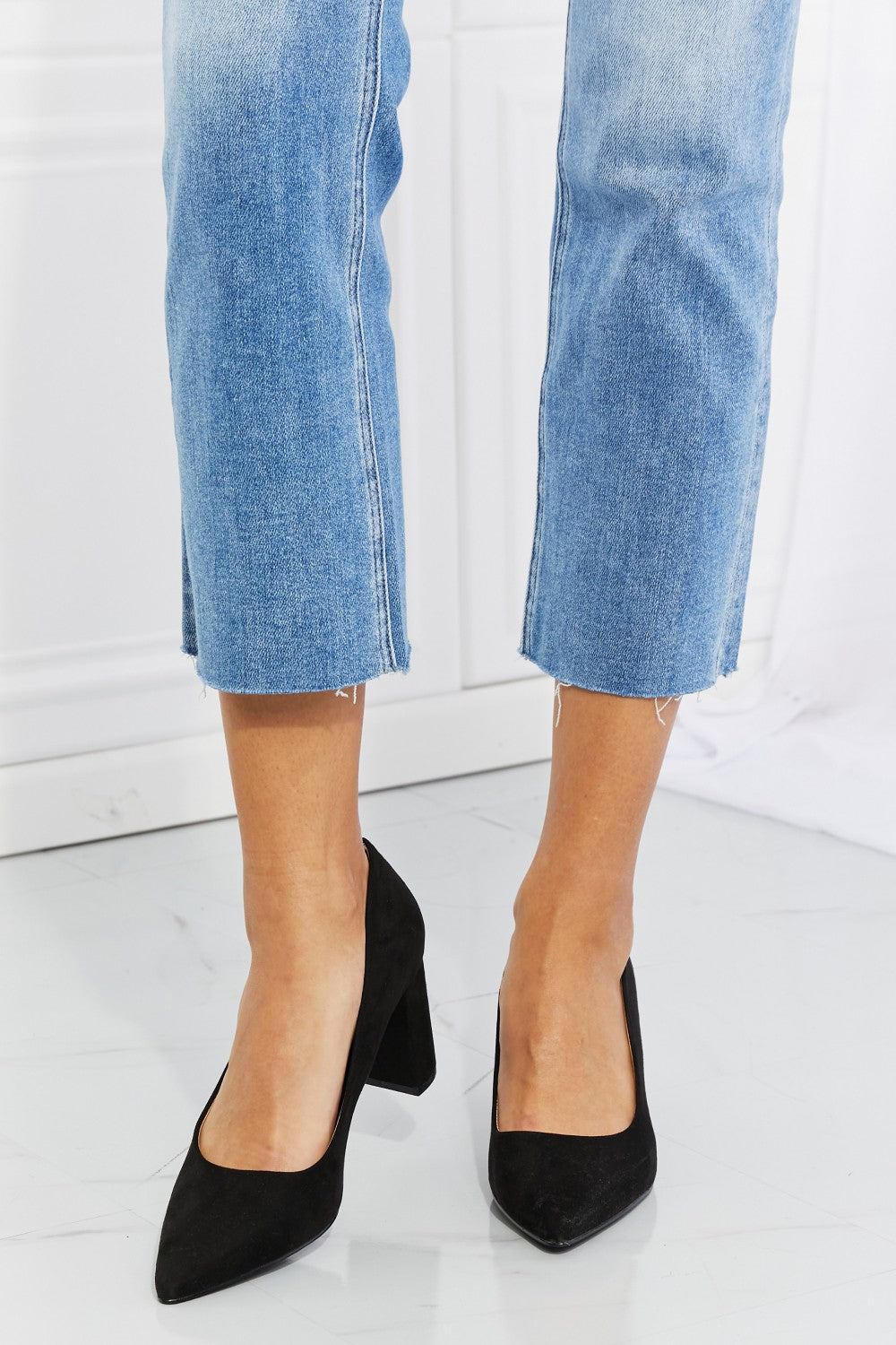 Qupid Point Toe Pumps in Black Trendsi