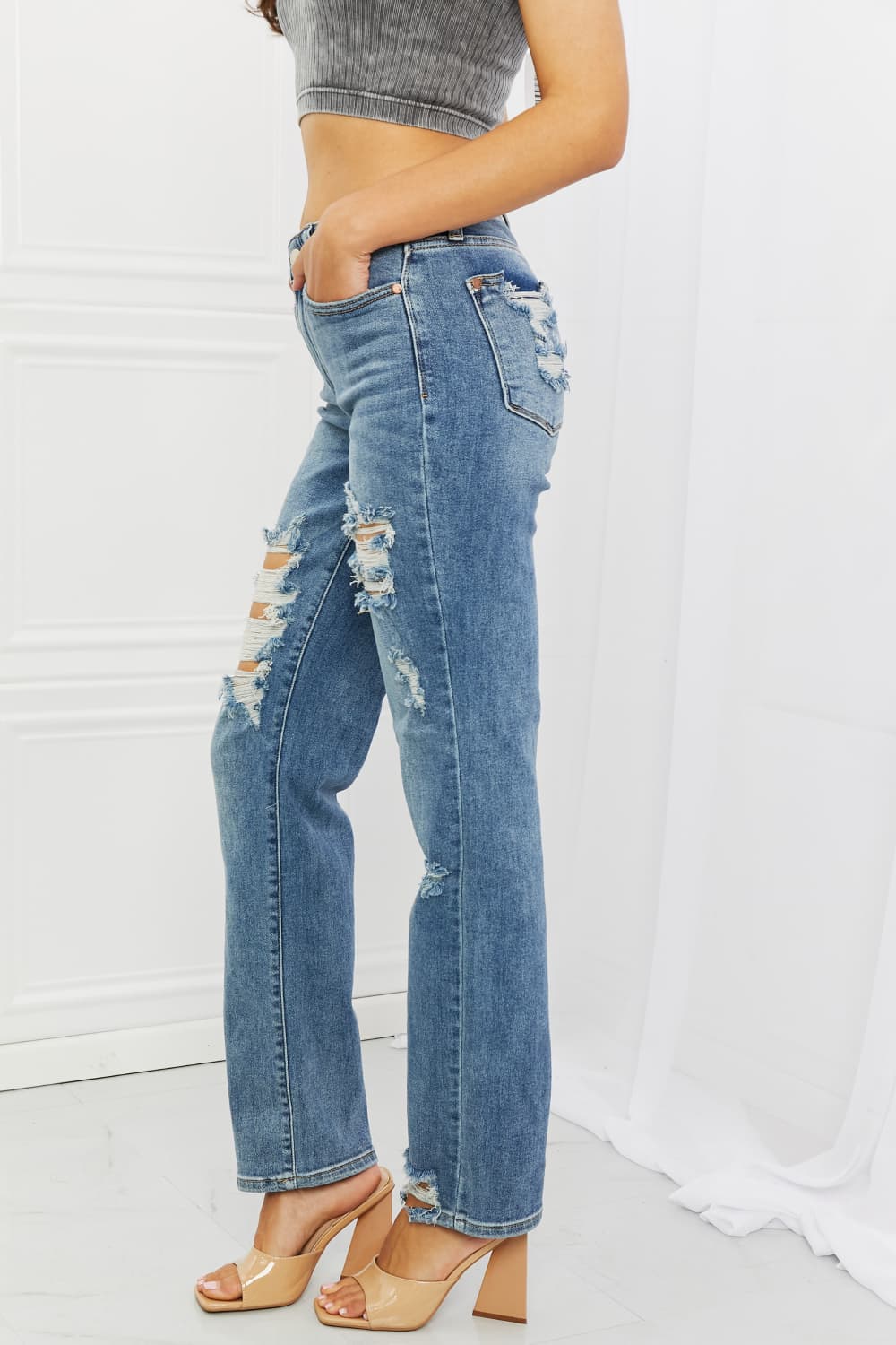 Judy Blue Bella Distressed Straight Jeans