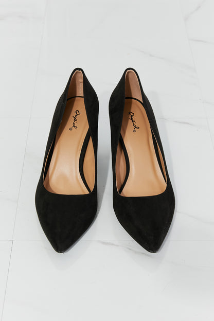 Qupid Point Toe Pumps in Black Trendsi