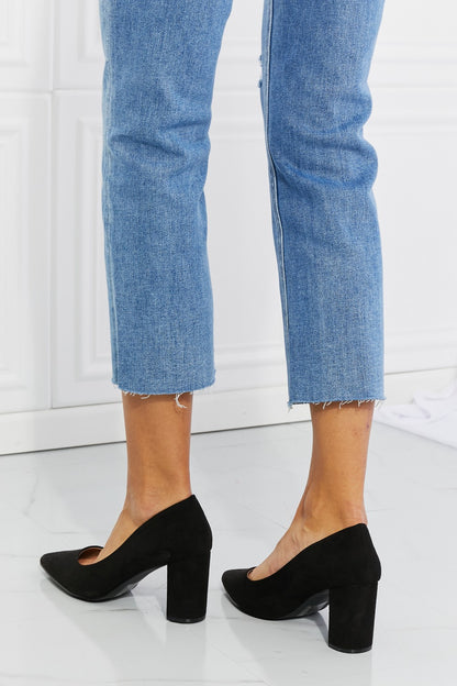 Qupid Point Toe Pumps in Black Trendsi