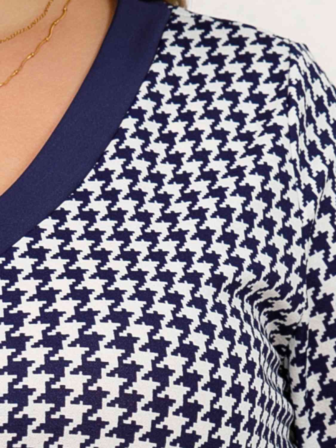 Plus+ Houndstooth V-Neck Long Sleeve Blouse