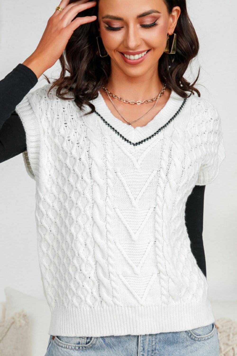 Contrast V-Neck Mixed Knit Top Trendsi