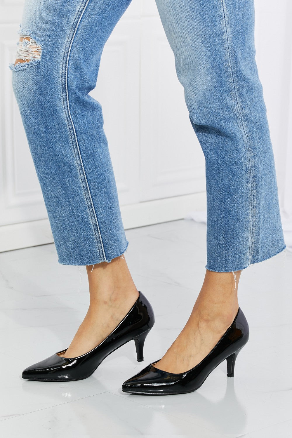 Date Me Point Toe Pump in Black Trendsi