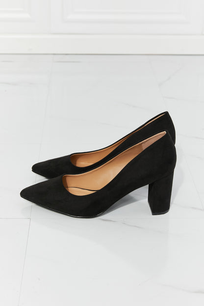 Qupid Point Toe Pumps in Black Trendsi