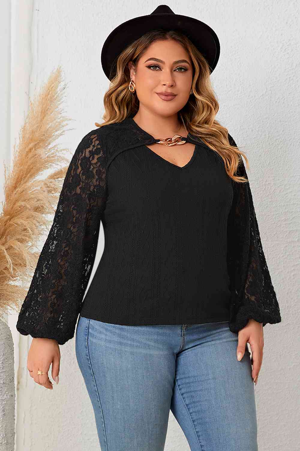 Plus+ Cutout Front Lace Sleeve Blouse