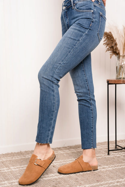 Asymmetrical Waist Raw Hem Jeans in Dark Trendsi